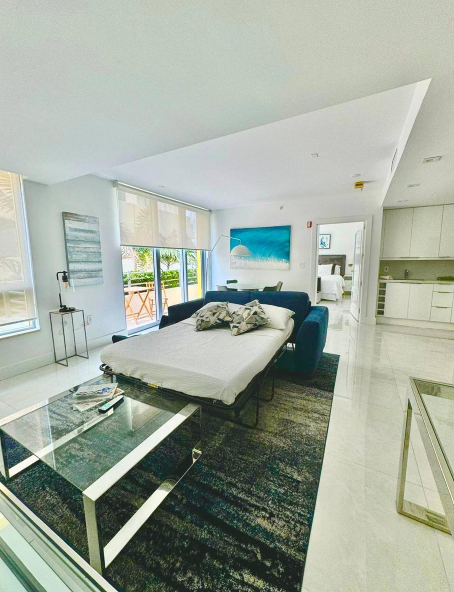 Beachfront Bentley Hotel One Bedroom Suite With Balcony And Beach Access Miami Beach Extérieur photo