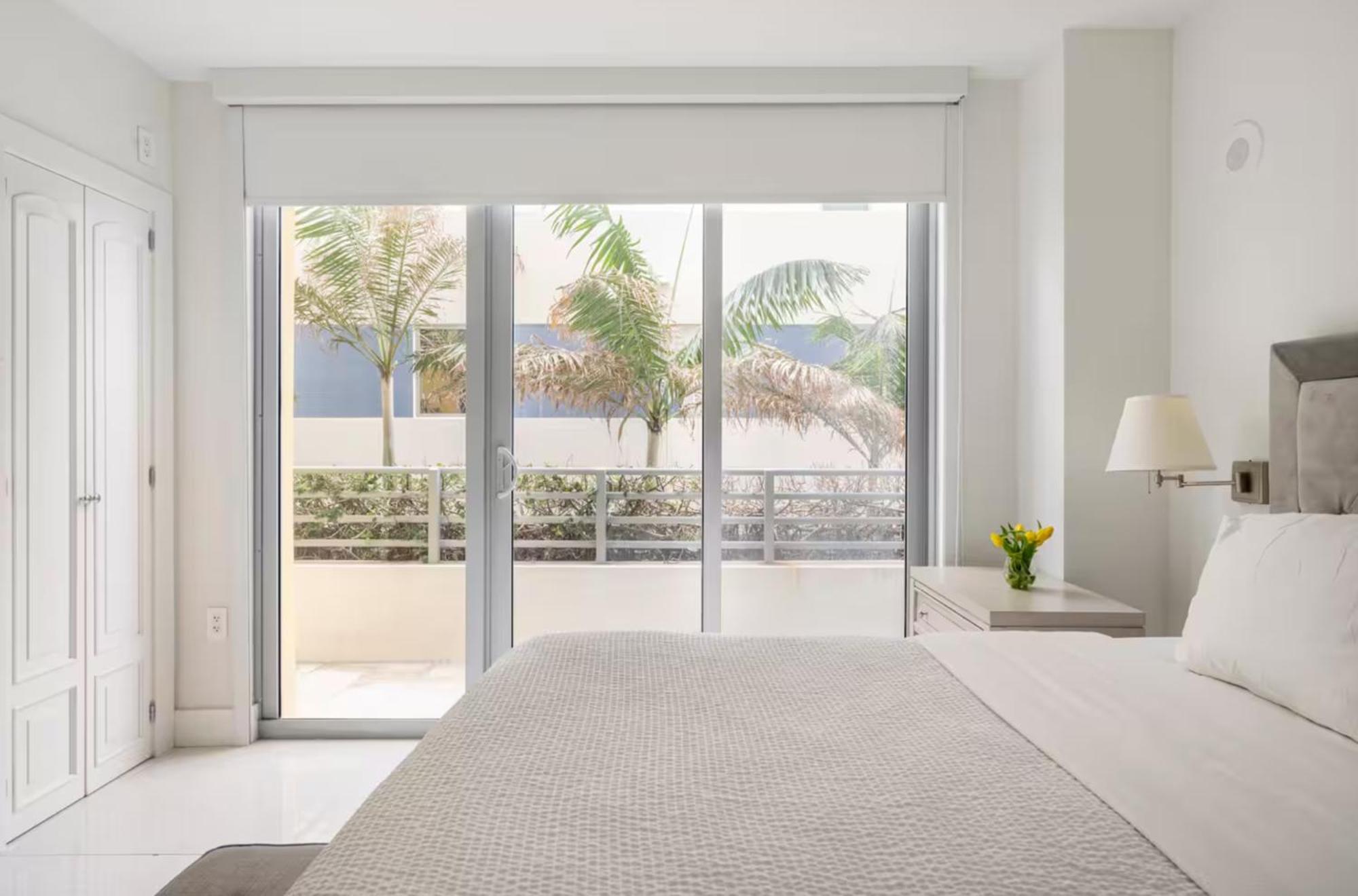 Beachfront Bentley Hotel One Bedroom Suite With Balcony And Beach Access Miami Beach Extérieur photo