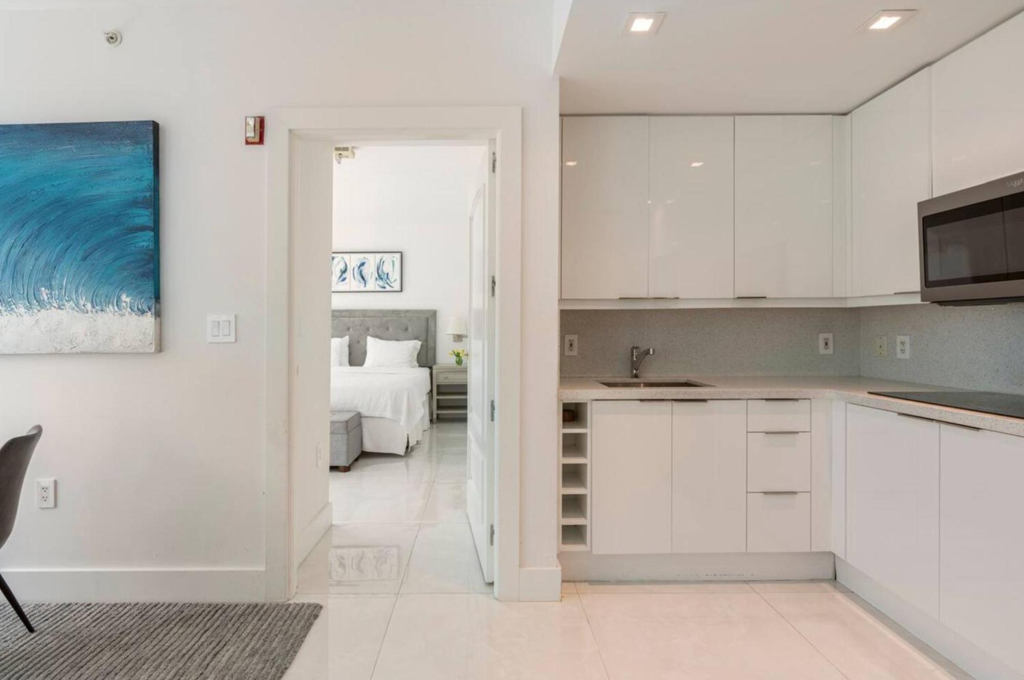 Beachfront Bentley Hotel One Bedroom Suite With Balcony And Beach Access Miami Beach Extérieur photo
